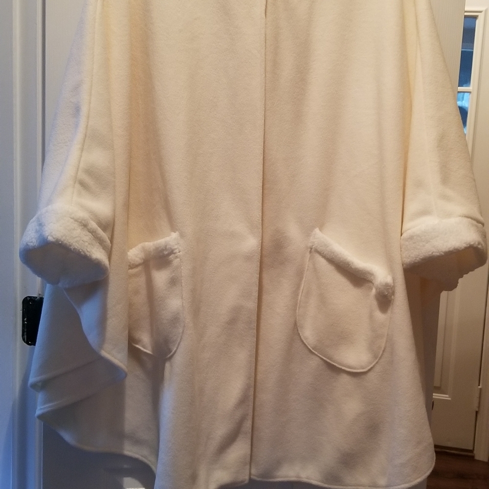 LeModa Fleece Wrap,Cape